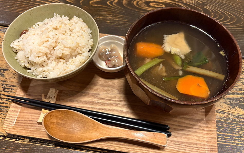 ユックオハウ（鹿肉のスープ）の定食